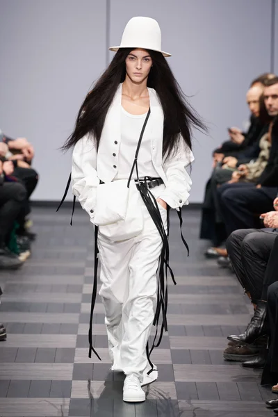 Look 3